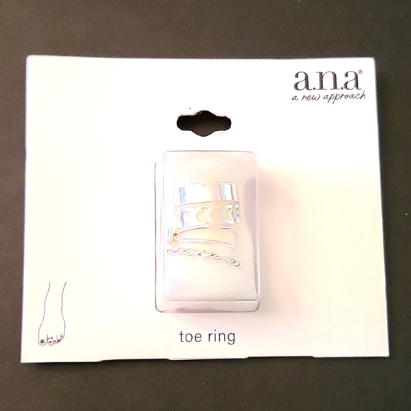 NEW Set of 4 Toe Rings! Silver-tone, Various Designs - Picture 3 of 9